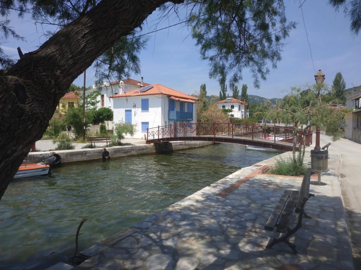 Giotas - Kır Evi