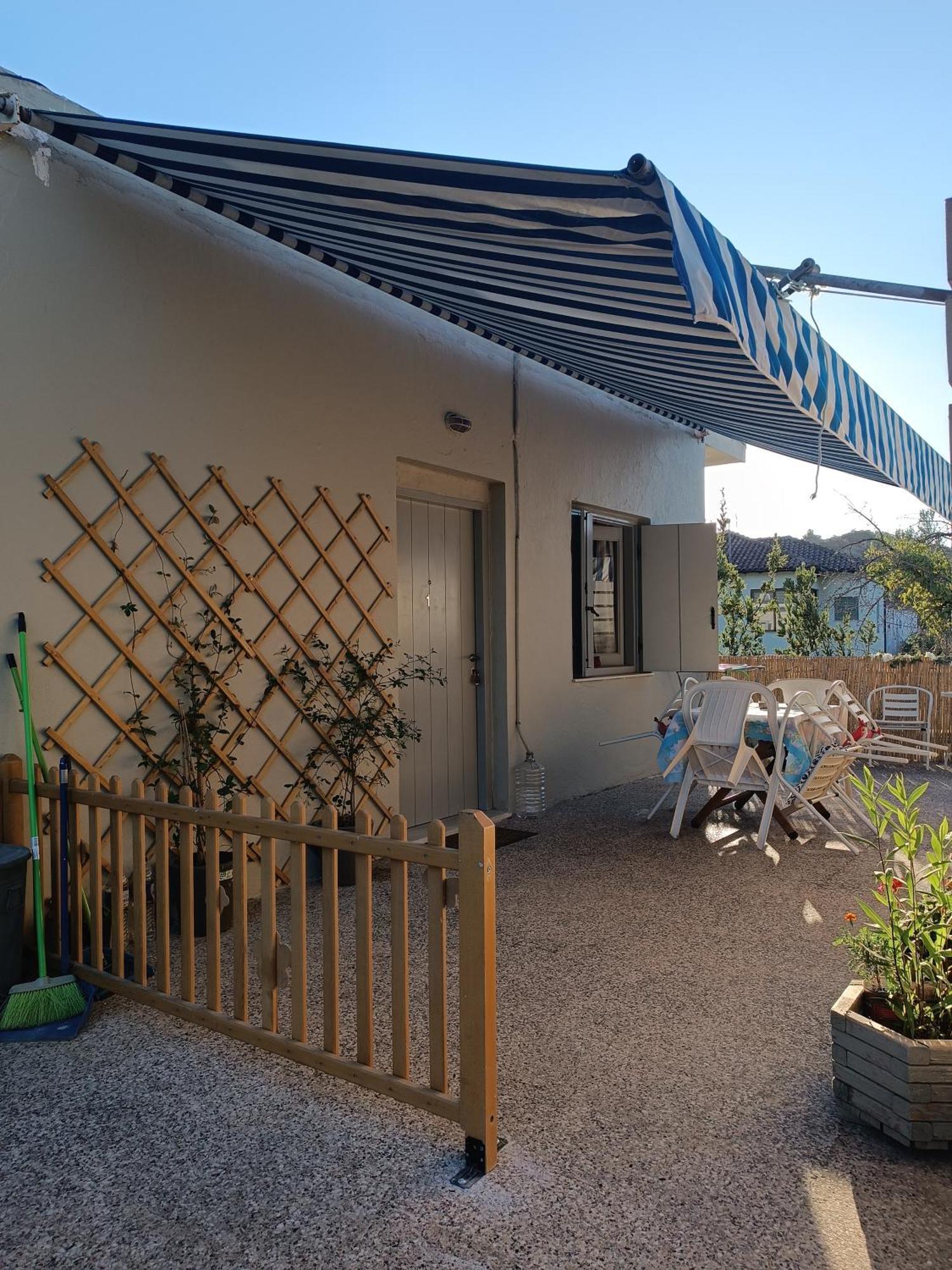 Giotas - Kır Evi Argalastí